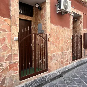 mary-house-apartments.sicilyhotelsitaly.net/